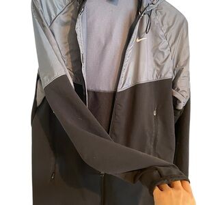 Nike Men's Black and Gray Jacket